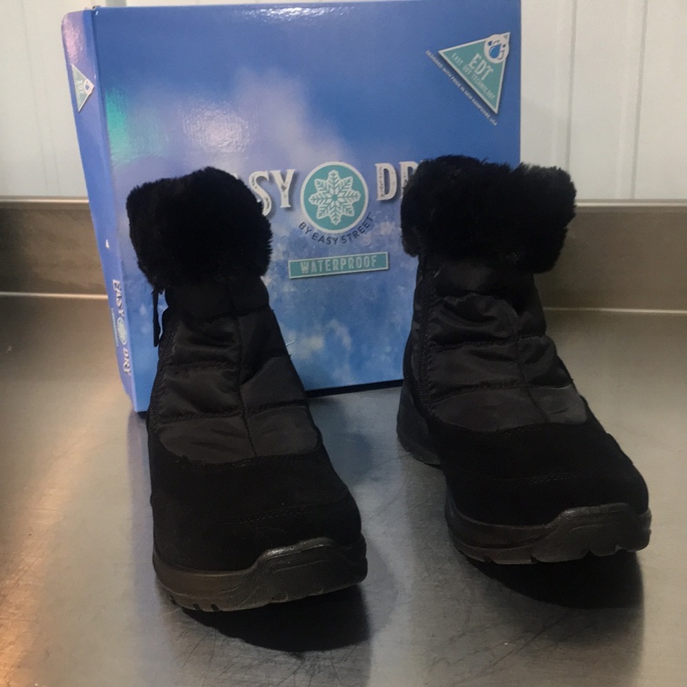 New Easy Dry Waterproof Black Faux Fur Winter Boots - Picture 2 of 5